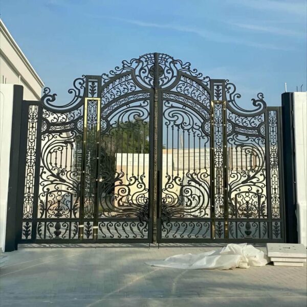 درب ویلایی فرفورژه با رنگ مشکی مات