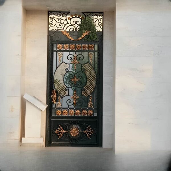درب فلزی ورودی پارکینگ با پوشش رنگ کوره‌ای الکترواستاتیک