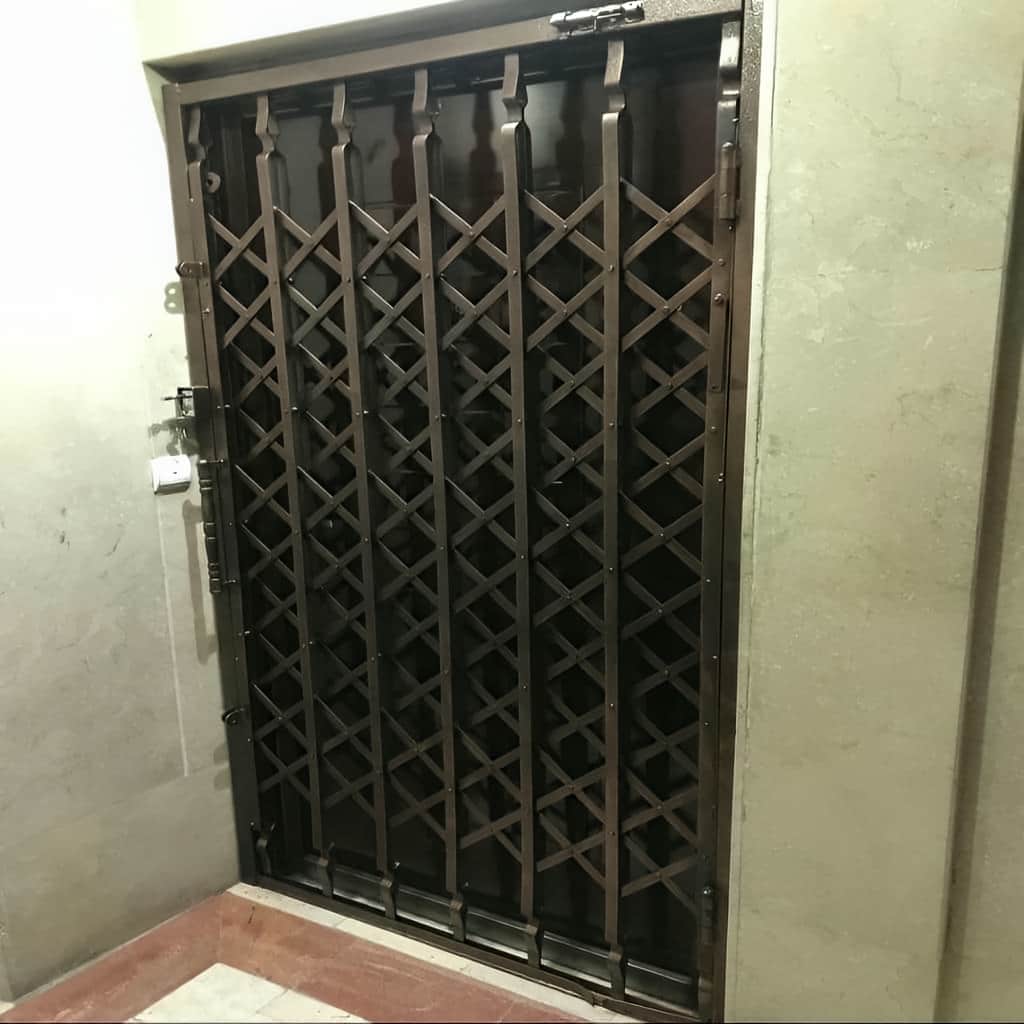 درب آکاردئونی ضد سرقت با تسمه مستحکم و دقیق