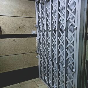 درب حفاظ آکاردئونی در قائمشهر