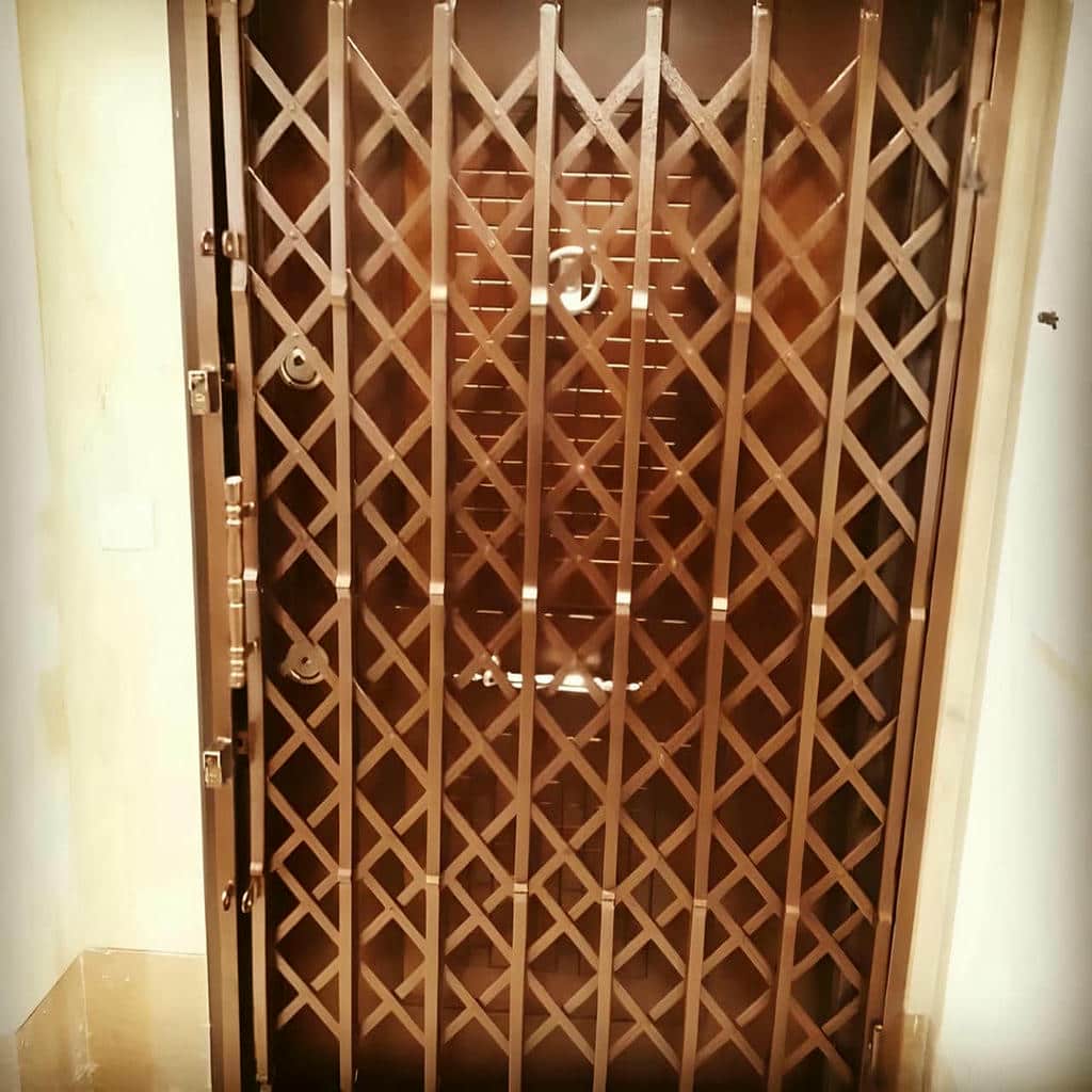 فروش درب حفاظ آکاردئونی ریلی تاشو در قشم