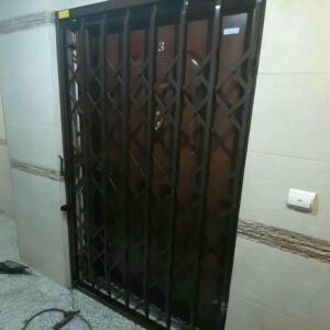 درب حفاظ آکاردئونی در لواسان