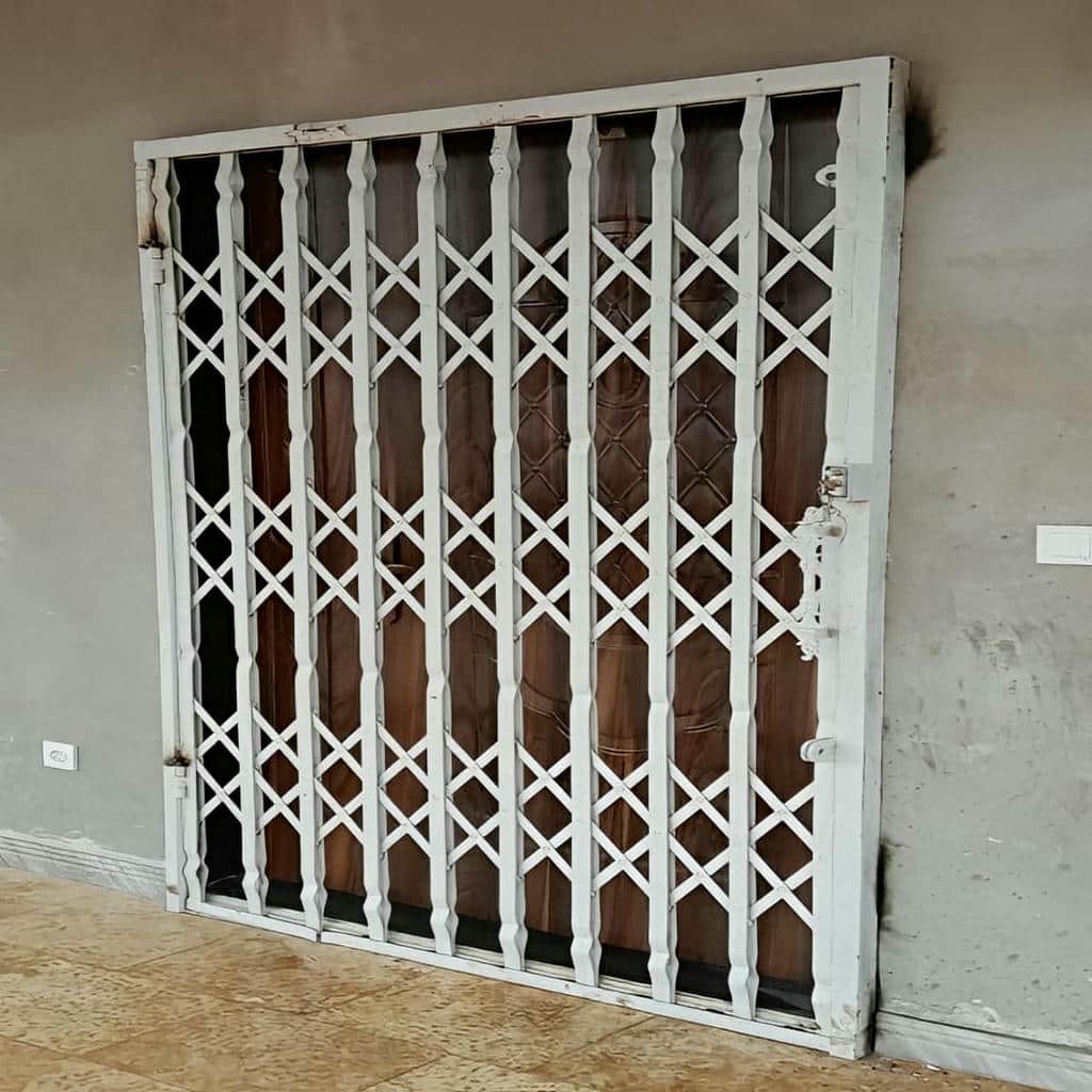 درب حفاظ آکاردئونی در آبسرد