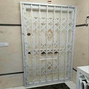 درب حفاظ آکاردئونی در کیش