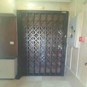 درب حفاظ آکاردئونی در اراک