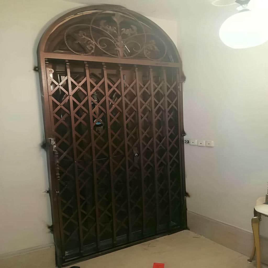 درب حفاظ آکاردئونی در استان مازندران