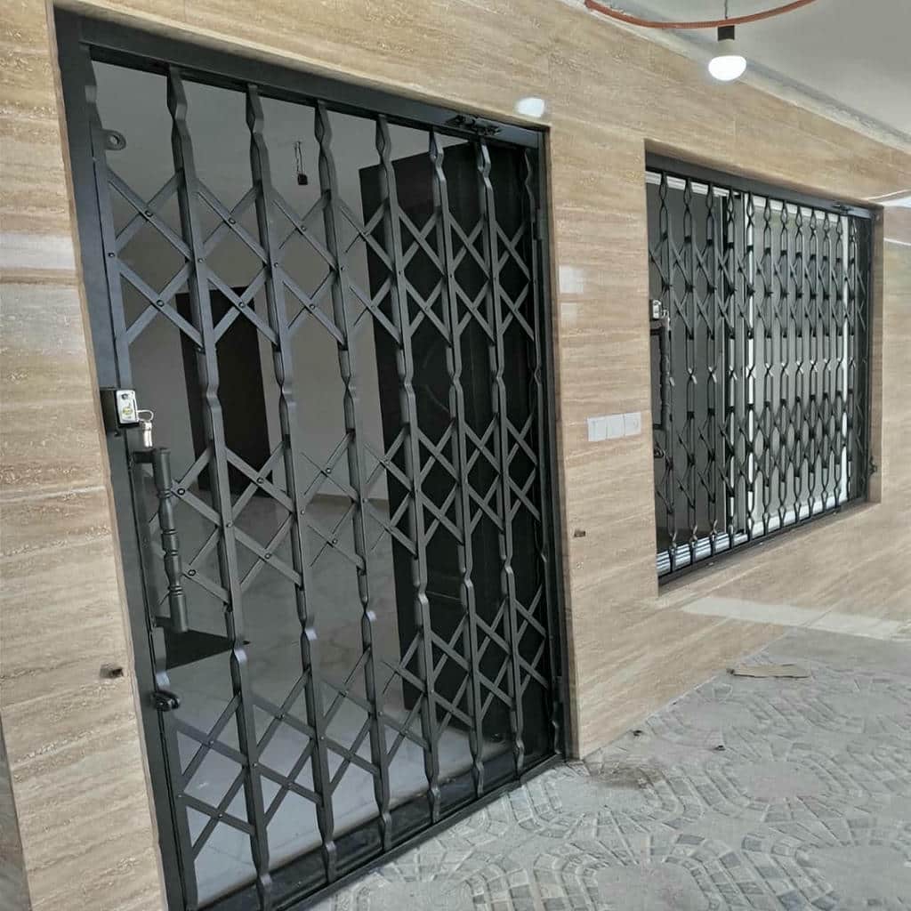 قفل درب آکاردئونی ضد زنگ و مقاوم به شرایط جوی