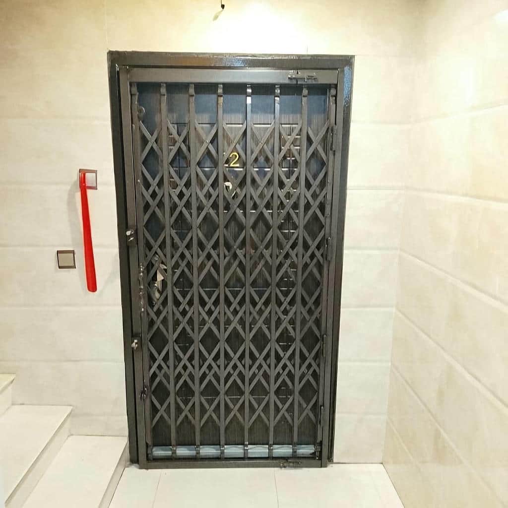 فروش درب حفاظ آکاردئونی آهنی در قزوین