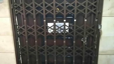 درب آکاردئونی با شبکه متراکم و قفل مقاوم