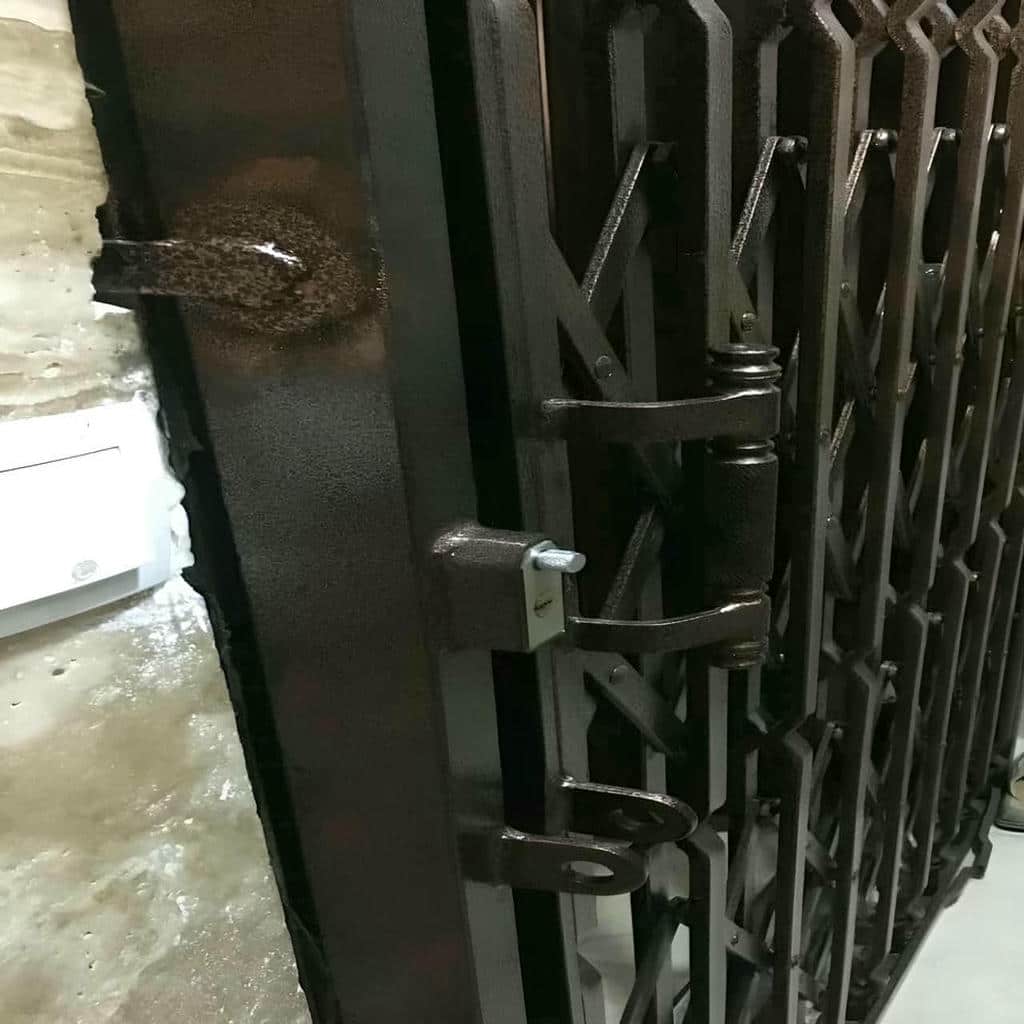 کارخانه درب حفاظ آکاردئونی رنگ&zwnj;آمیزی باکیفیت در بندر لنگه