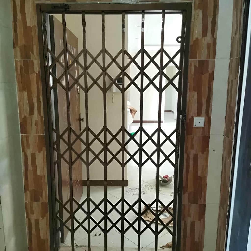 نصب درب حفاظ آکاردئونی قفل ایمن در استان گیلان