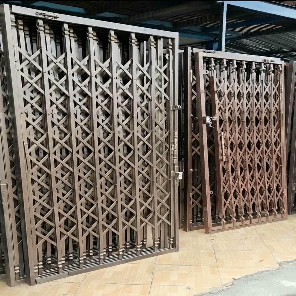 قیمت درب حفاظ آکاردئونی ریلی تاشو در اصفهان