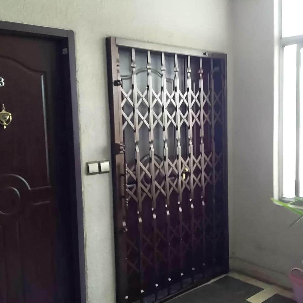 نصب درب حفاظ آکاردئونی قفل ایمن در زاهدان