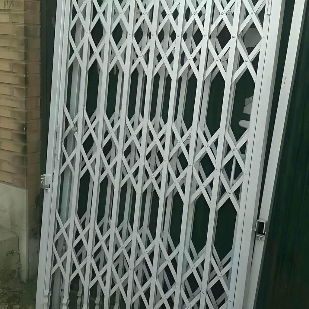 نصب درب حفاظ آکاردئونی آهنی در نظرآباد