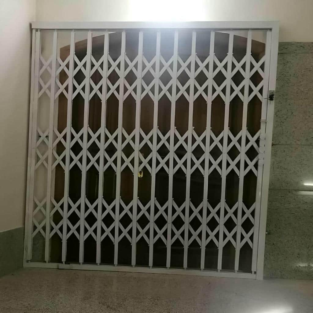 نصب درب حفاظ آکاردئونی قفل ایمن در محمودآباد