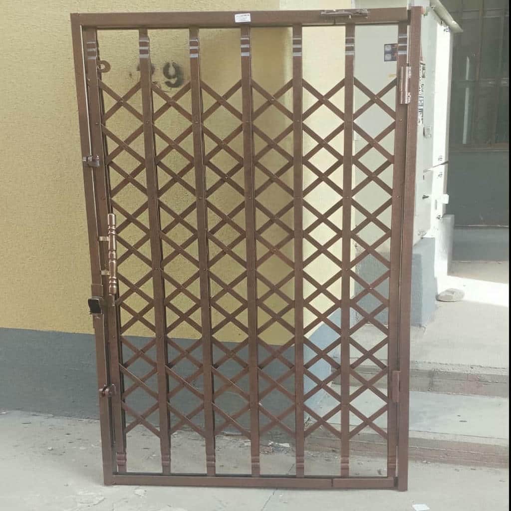 کارخانه درب حفاظ آکاردئونی رنگ باکیفیت در اصفهان