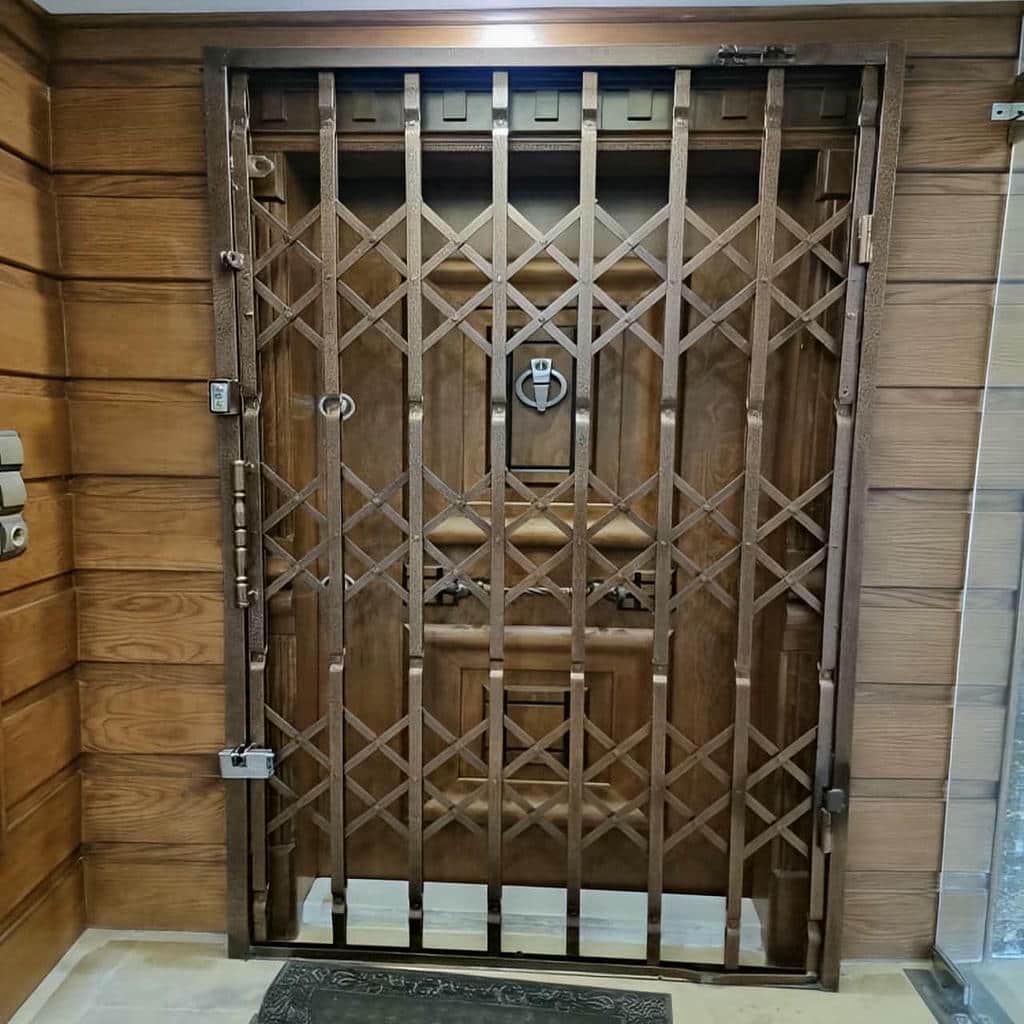 نصب درب حفاظ آکاردئونی قفل ایمن در استان مازندران