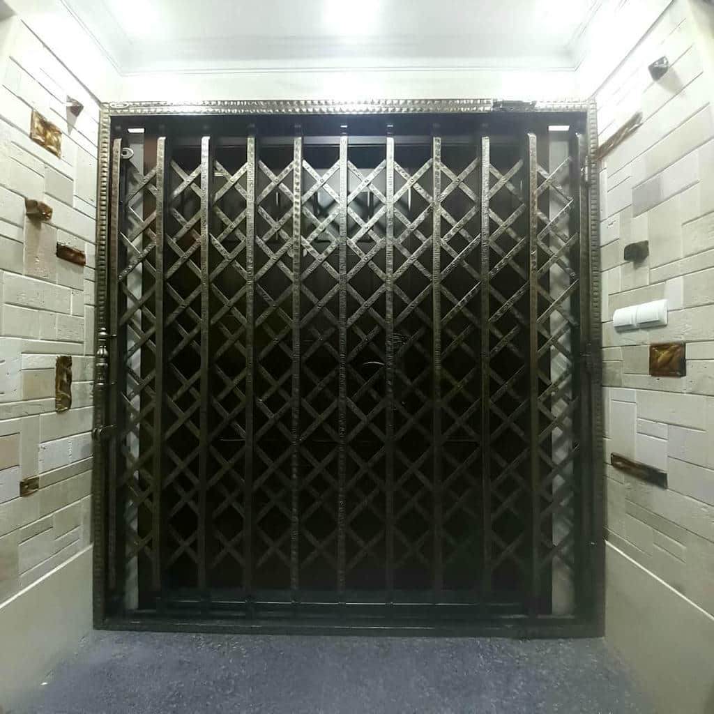 نصب درب حفاظ آکاردئونی قفل ایمن در یاسوج