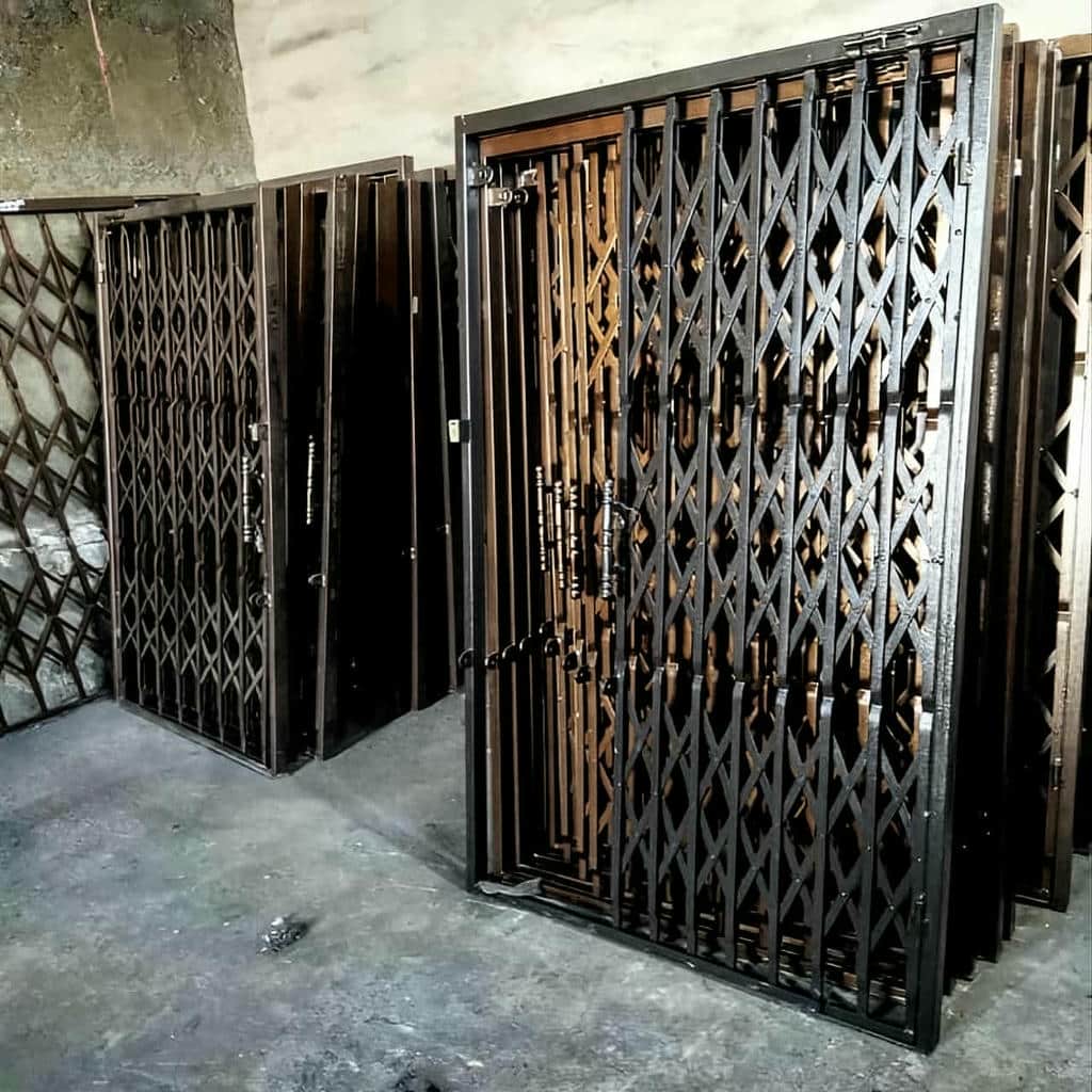 فروش درب حفاظ آکاردئونی ریلی تاشو در سنندج