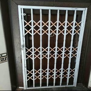 درب حفاظ آکاردئونی در استان گیلان