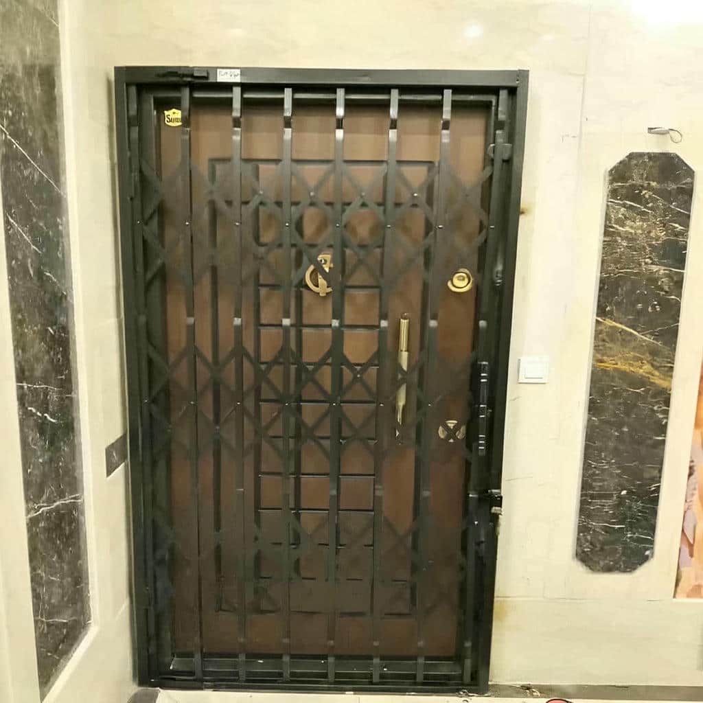 نصب درب حفاظ آکاردئونی قفل ایمن در اردبیل