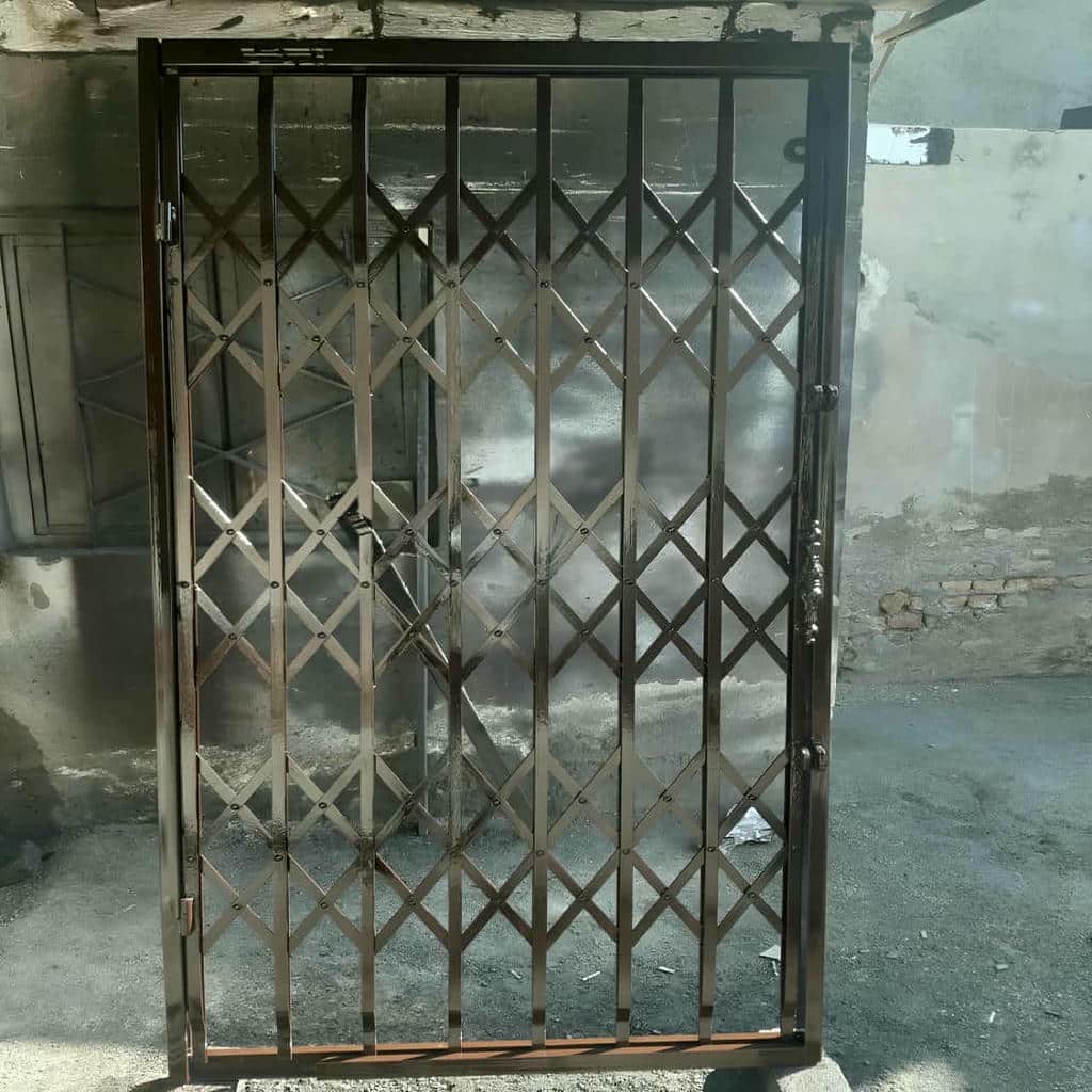 فروش درب حفاظ آکاردئونی پشت درب در طالقان