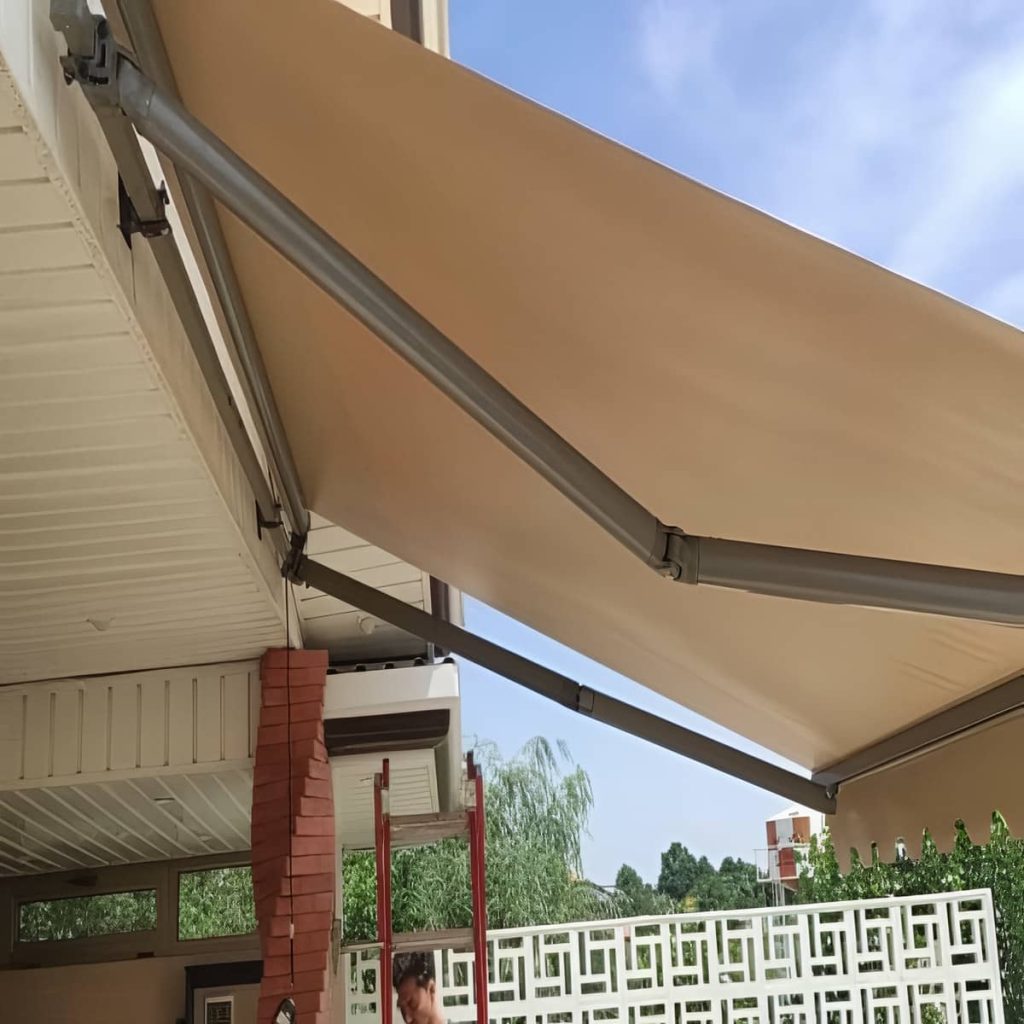 قیمت سایبان برقی اتوماتیک ضدآب در استان گیلان