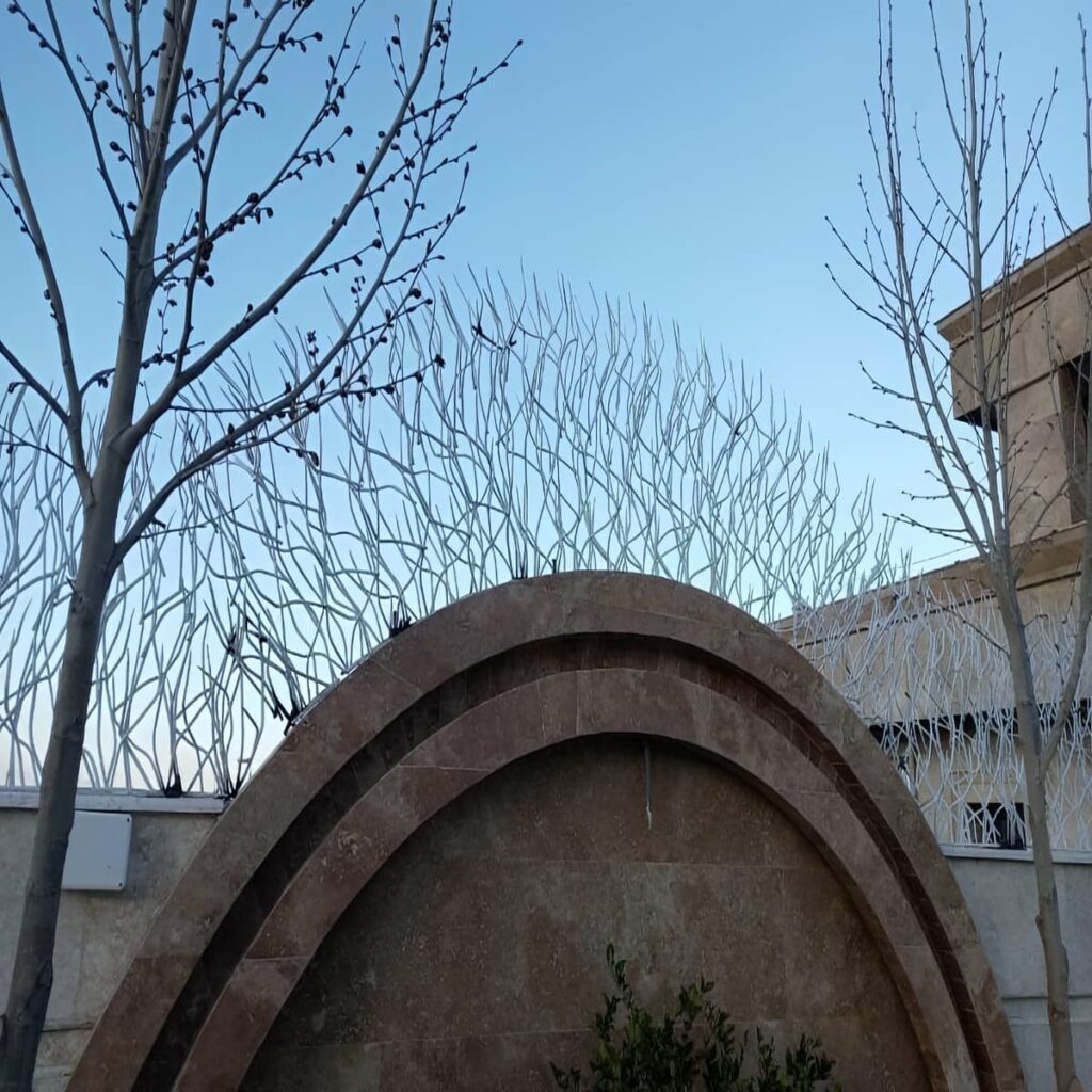 حفاظ شاخ گوزنی فلزی در پرند