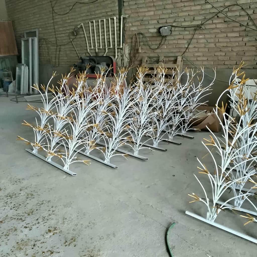 نصب حفاظ شاخ گوزنی فلزی رنگ کوره ای در کیش
