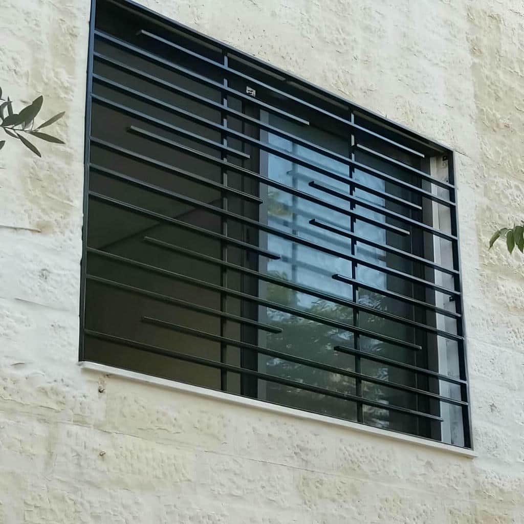 حفاظ پنجره در عظیمیه کرج