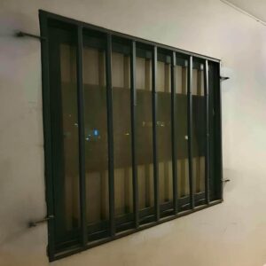 حفاظ پنجره فرفورژه در کردان
