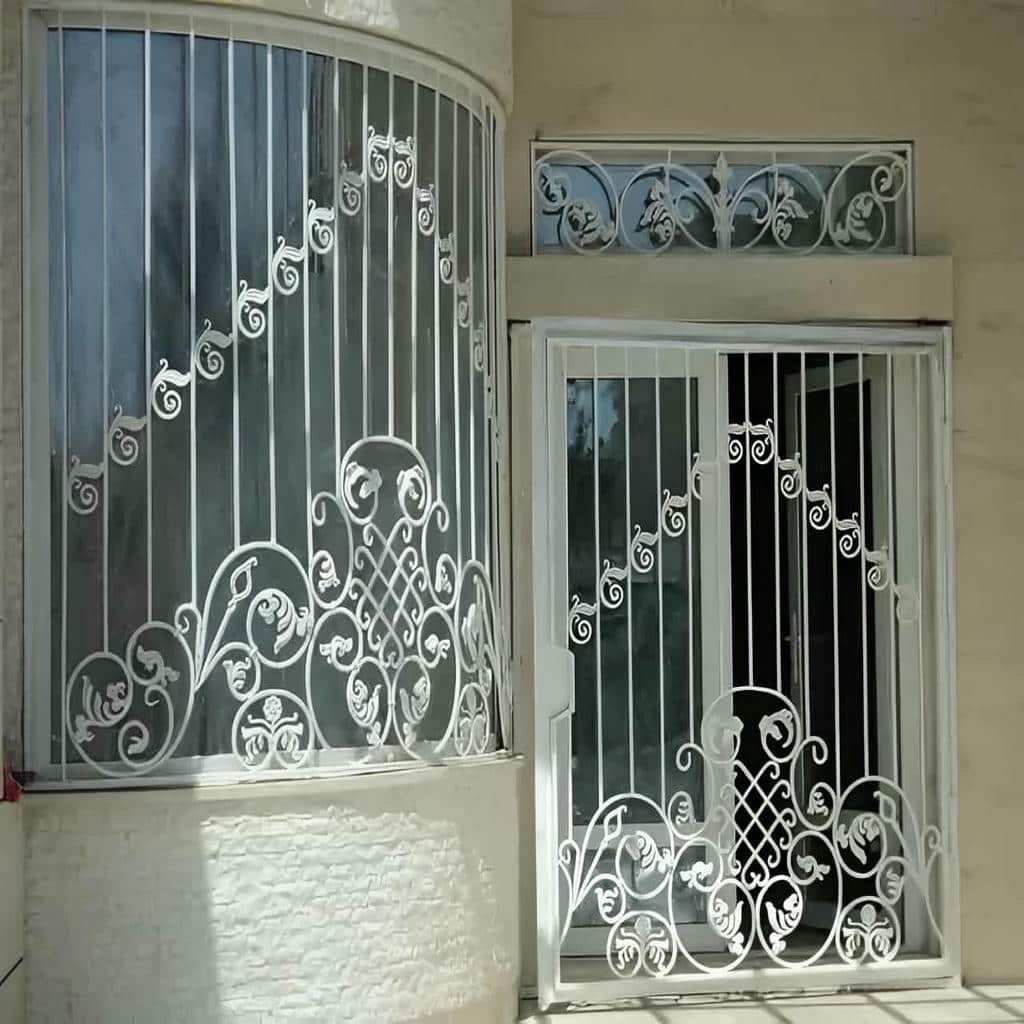 خرید حفاظ پنجره فرفورژه کلاسیک در کاشان