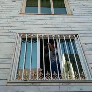 حفاظ پنجره فرفورژه در فشم