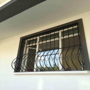 حفاظ پنجره فرفورژه در بندر بوشهر
