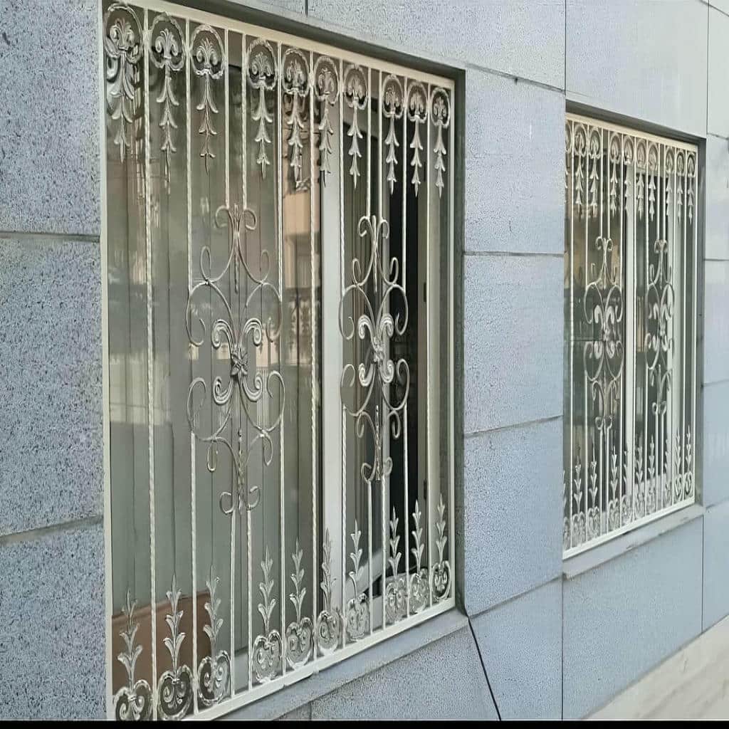 نصب حفاظ پنجره فرفورژه بازشو در اردبیل
