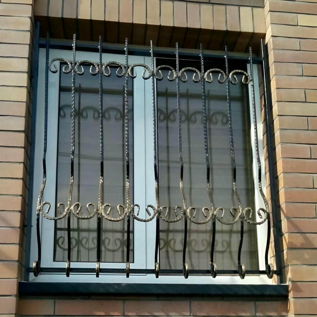 نصب حفاظ پنجره فرفورژه بازشو در ارومیه