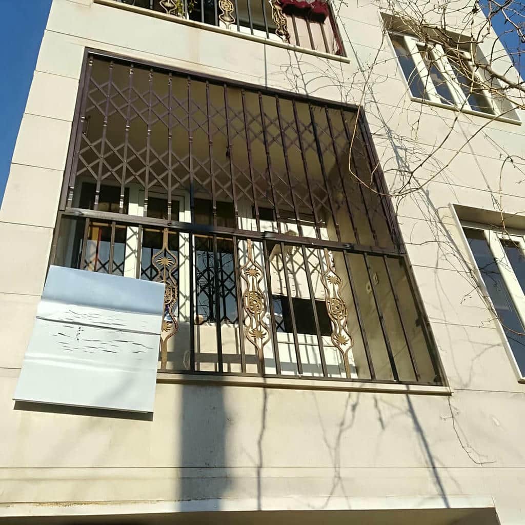 نصب حفاظ پنجره فرفورژه بازشو در شیراز