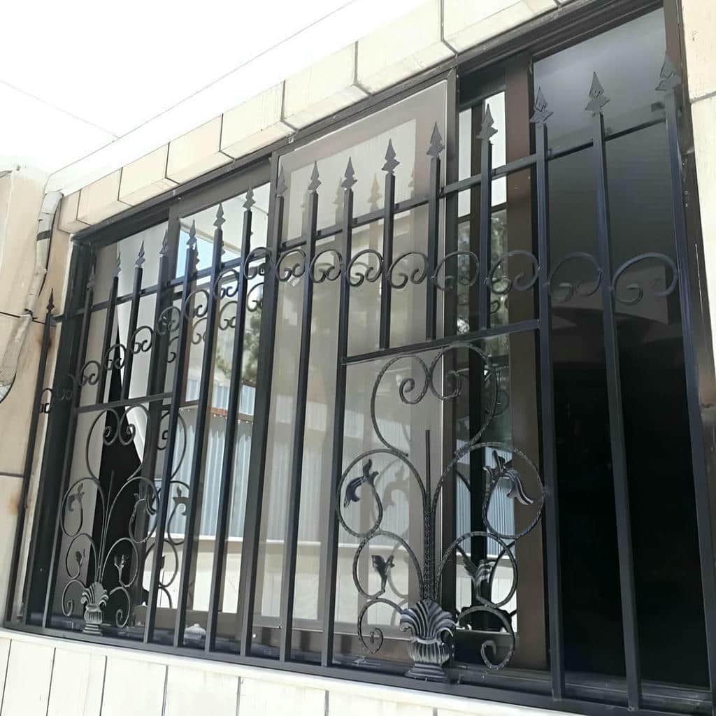نصب حفاظ پنجره فرفورژه بازشو در بندرعباس نصب حفاظ پنجره فرفورژه بازشو در بندرعباس
