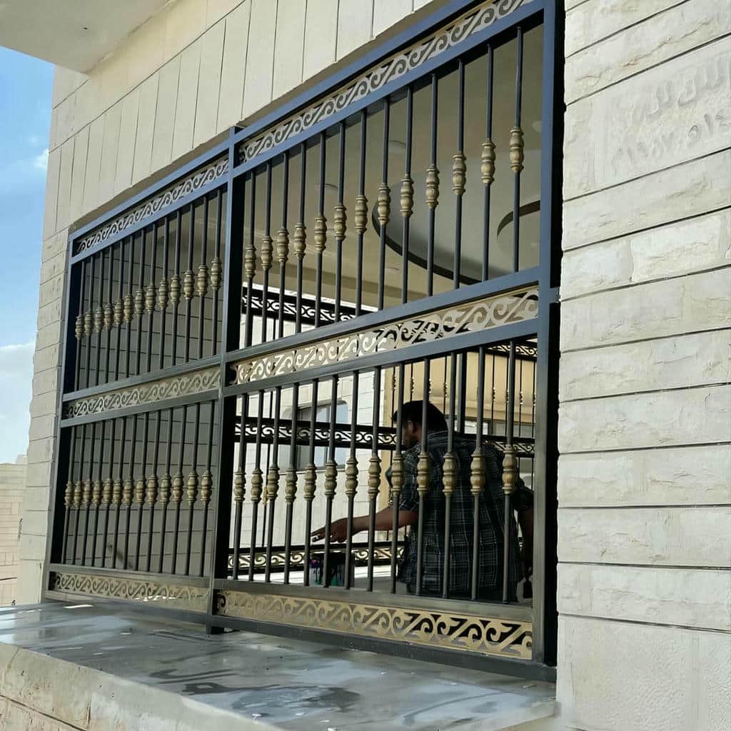 نصب حفاظ پنجره بازشو در همدان