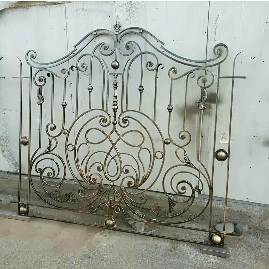 حفاظ پنجره فرفورژه در استان گلستان