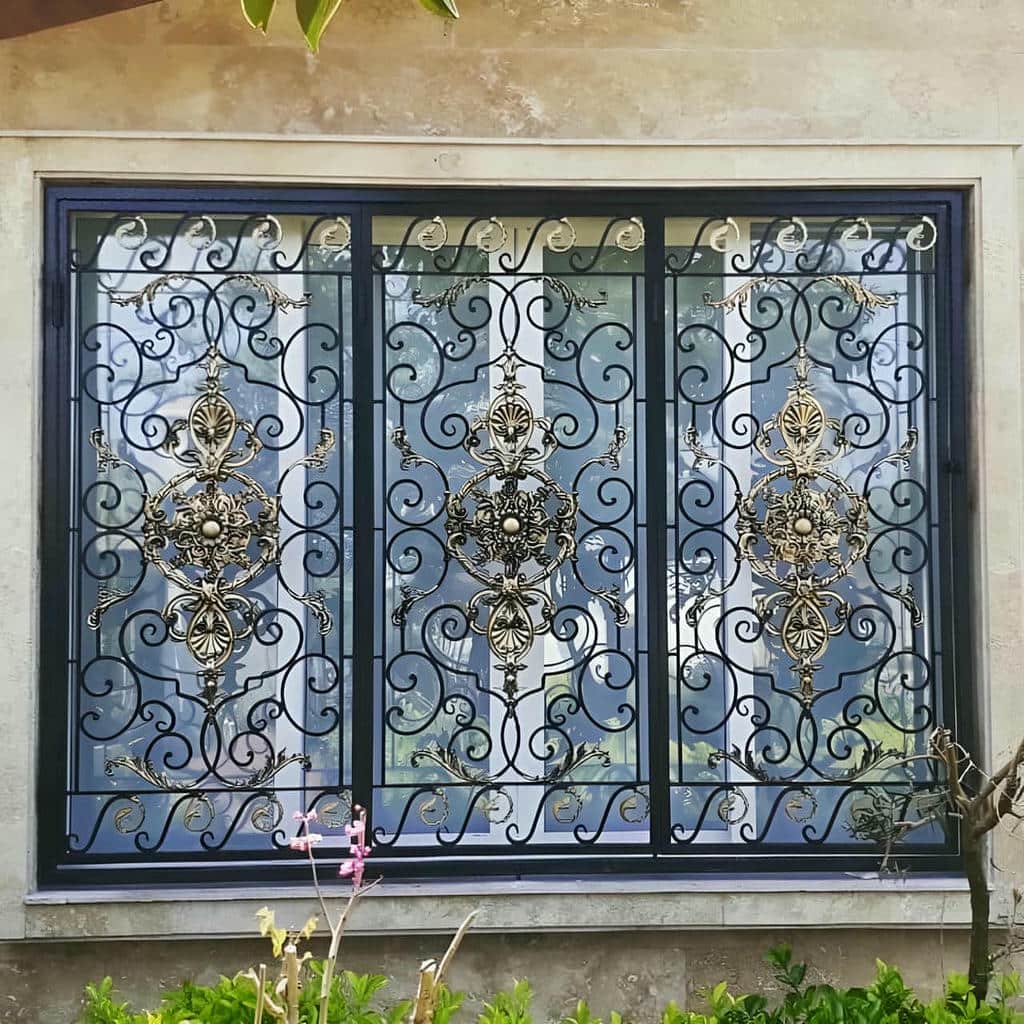خرید حفاظ پنجره فرفورژه کلاسیک در رفسنجان
