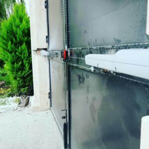 جک درب پارکینگ در شهرکرد