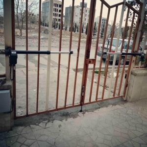 جک درب پارکینگ در ایرانشهر
