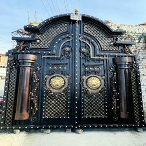 درب ورودی حیاط ویلایی در سمنان