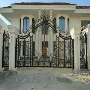 درب حیاط فرفورژه در قشم