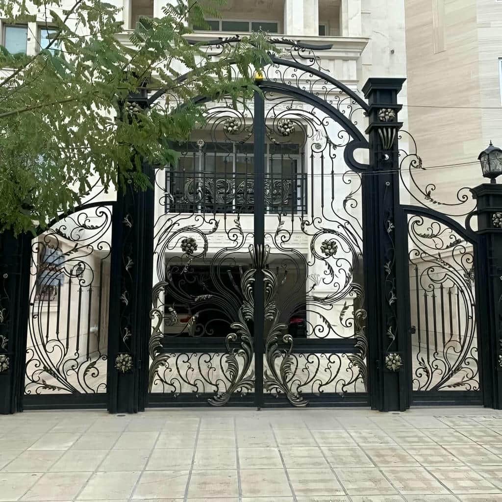 خرید درب ویلایی فرفورژه کلاسیک در رامسر