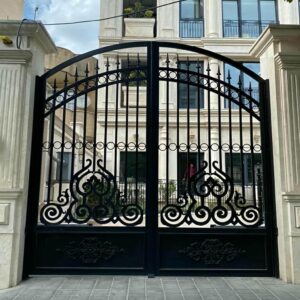درب ورودی حیاط ویلایی در رفسنجان