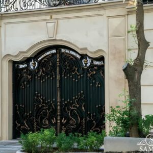 درب ورودی حیاط ویلایی در کرج