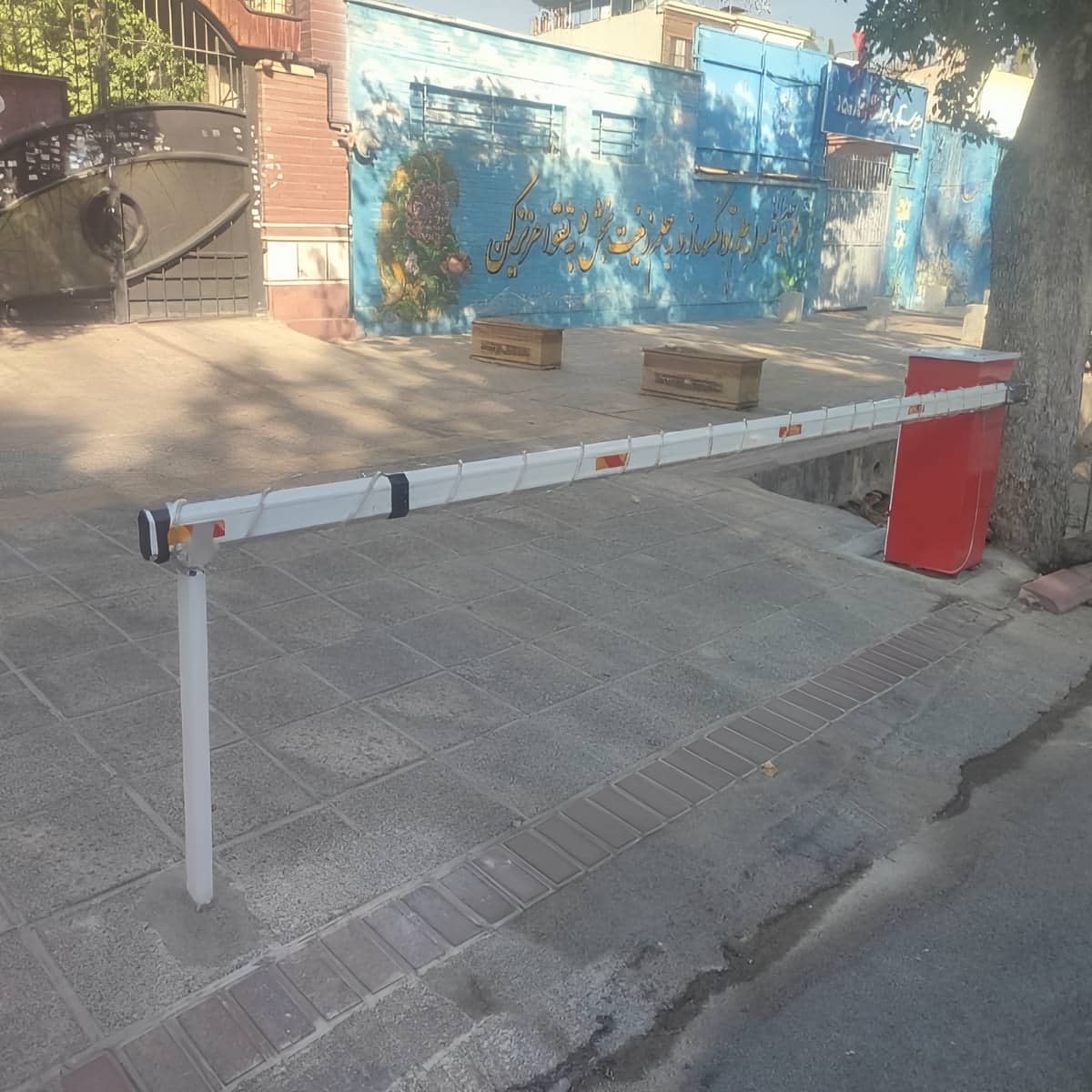 راهبند پارکینگ منازل شخصی با سنسور مانع خودرو راهبند پارکینگ منازل شخصی با سنسور مانع خودرو