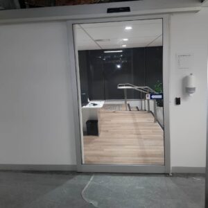 قیمت درب اتوماتیک شیشه ای منحنی لوکس